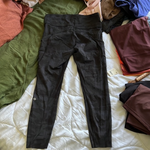 Lululemon camo leggings - Picture 5 of 6